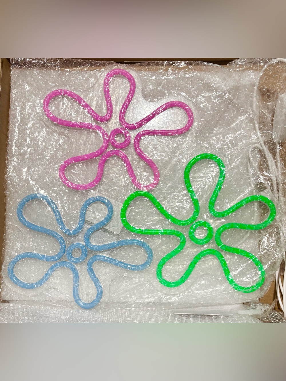 NEON Sign in FLOWER 🌺 Shape!